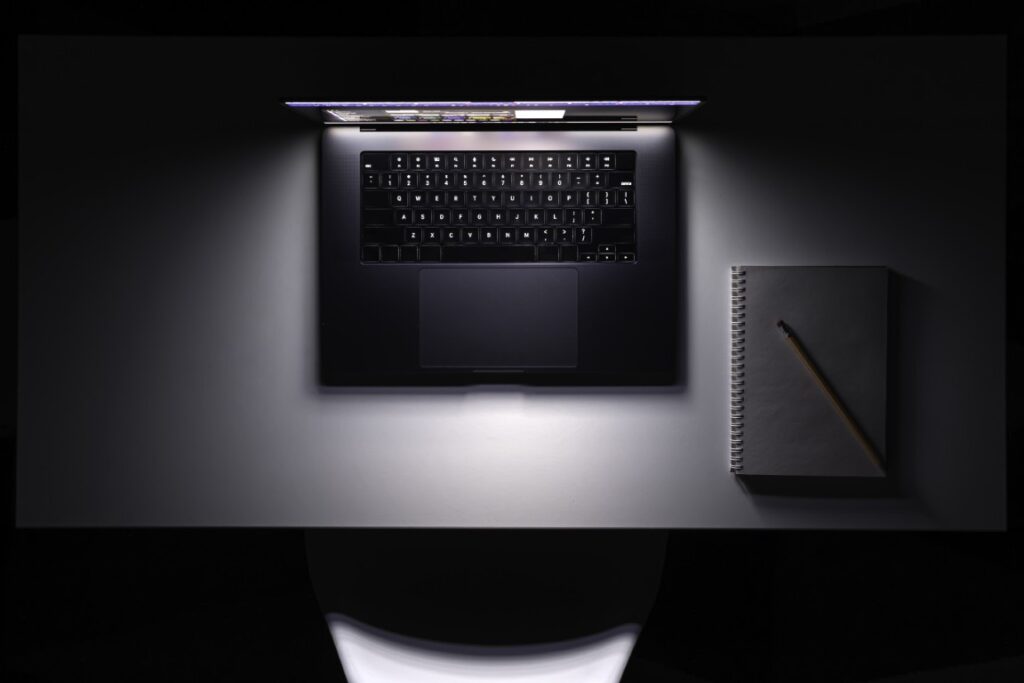 Itech Darkmode Statii - Dark Mode В Корпоративните Сайтове – Тенденция Или Real Ux Подобрение?